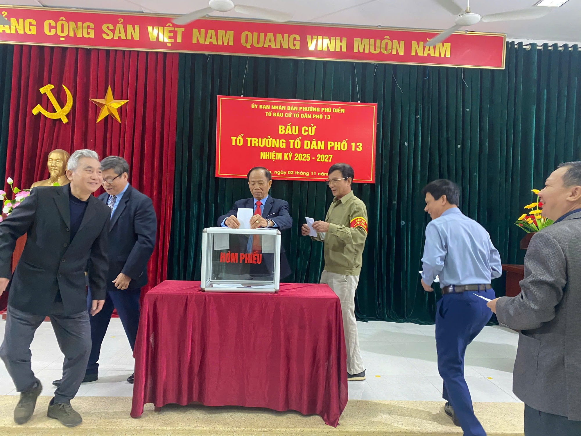 Phú Diễn tổ chức bầu cử Tổ trưởng tổ dân phố nhiệm kỳ 2025-2027- Ảnh 2.