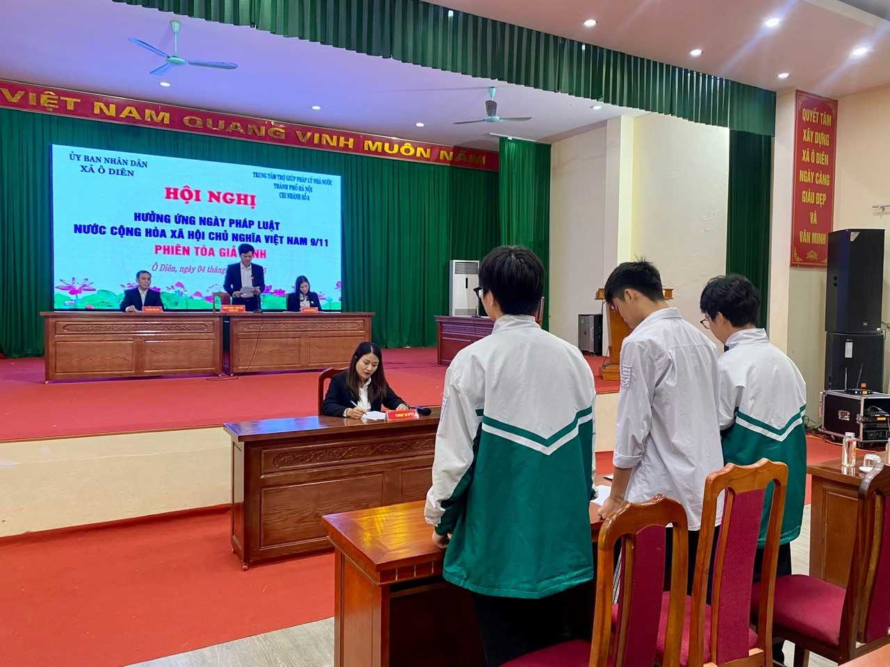 Lan tỏa tinh thần thượng tôn pháp luật từ Ngày Pháp luật nước Cộng hòa xã hội chủ nghĩa Việt Nam tại xã Ô Diên- Ảnh 2.