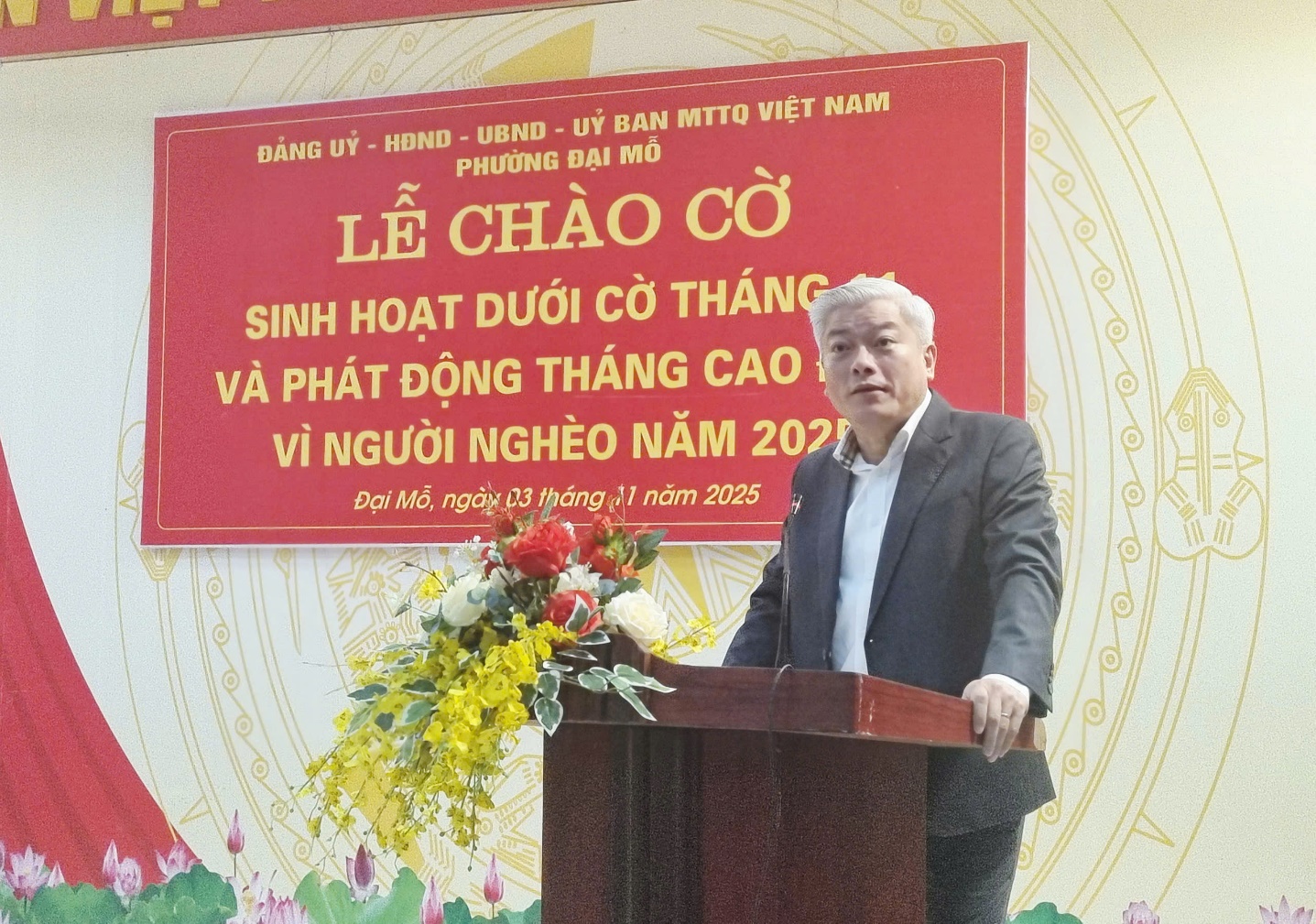 Đảng ủy - Hội đồng nhân dân - Ủy ban nhân dân - Ủy ban Mặt trận tổ quốc Việt Nam phường Đại Mỗ sinh hoạt dưới cờ và phát động Tháng cao điểm "Vì người nghèo" năm 2025- Ảnh 2.