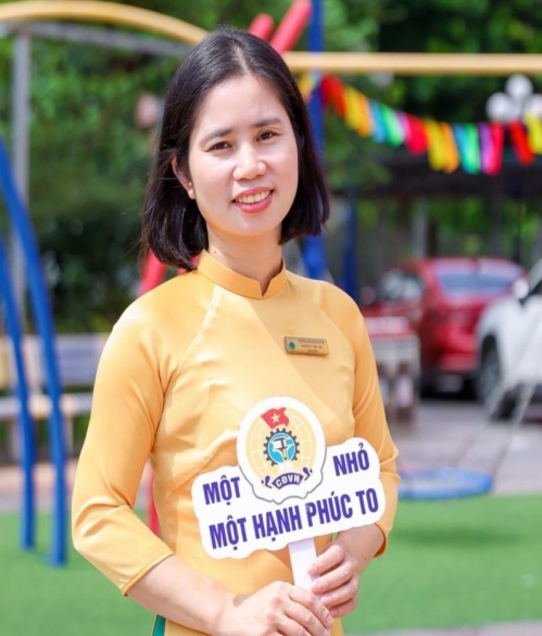 Cô giáo Nguyễn Thị Mai Lan - Chủ tịch công đoàn - Tổ trưởng cơ sở 2 trường mầm non Yên Sở, người luôn tâm huyết, trách nhiệm và chăm lo tới công đoàn viên- Ảnh 1. C:\Users\Techsi.vn\Desktop\z5259882888783_90fa7b4ff995adbbd14b8188f34dfd08.jpg