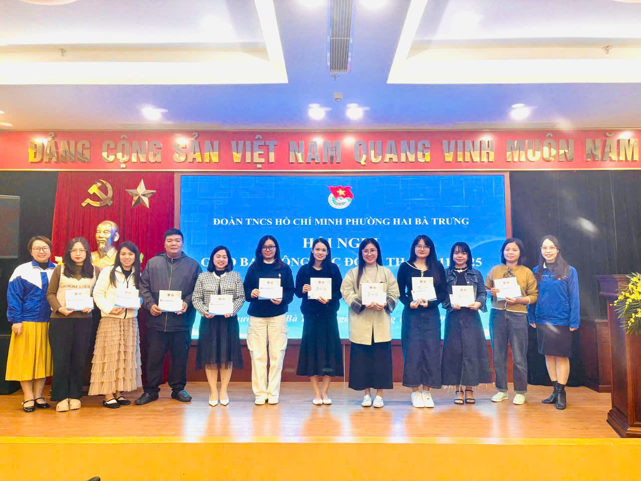 Đoàn phường Hai Bà Trưng triển khai công tác tháng 11/2025: Đổi mới, hiệu quả, tri ân đội ngũ cán bộ Đoàn nhân ngày 20/11.
- Ảnh 3.