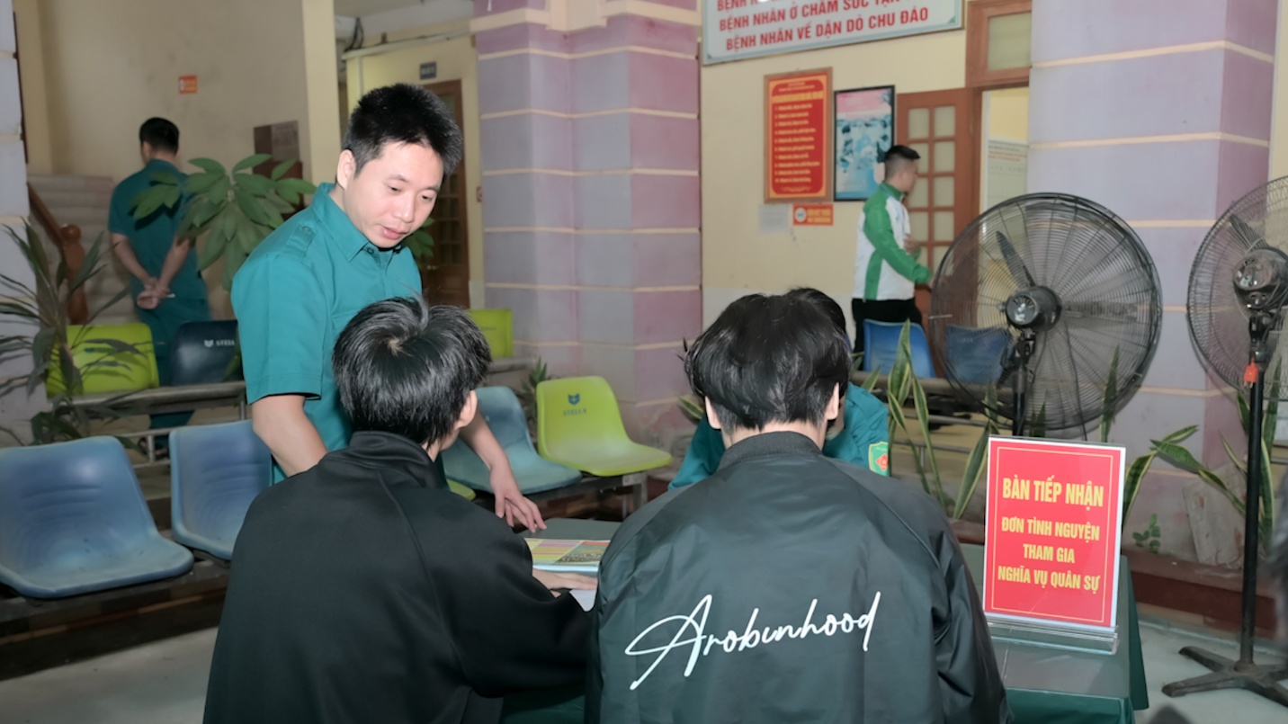 Hoài Đức - 37 thanh niên tình nguyện viết đơn nhập ngũ năm 2026- Ảnh 1.