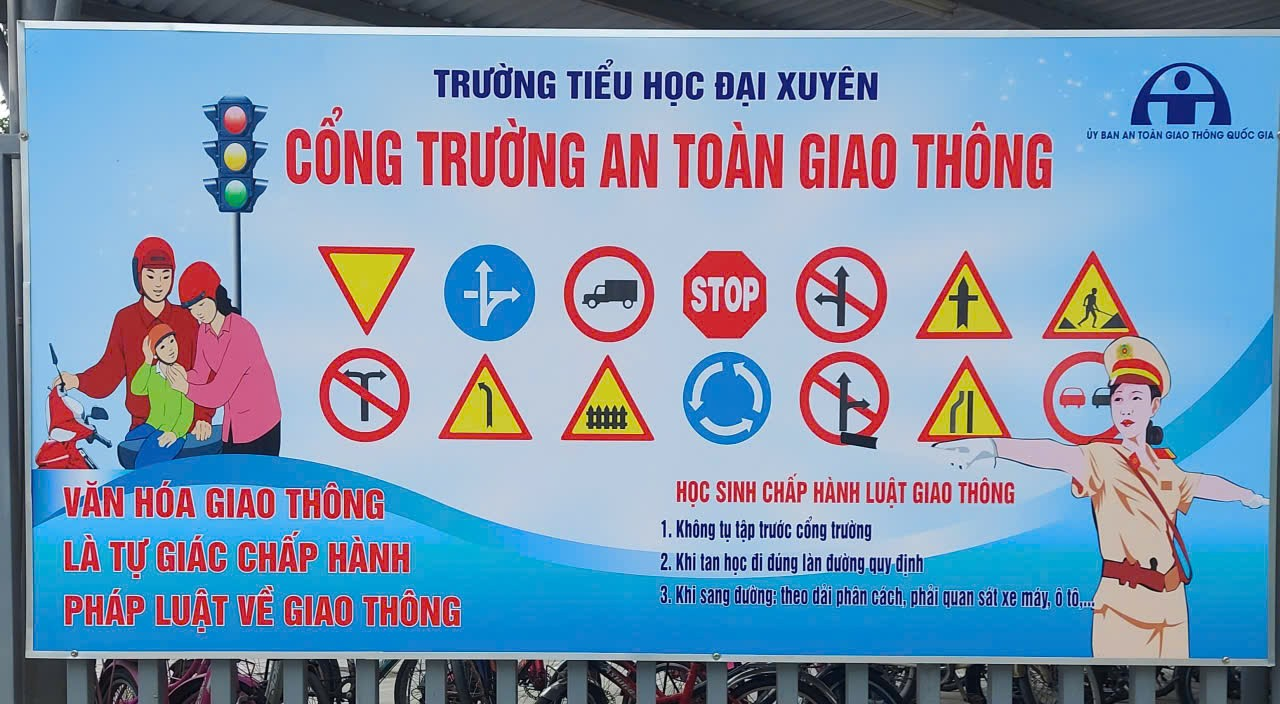 Trường Tiểu học Đại XuyênTuyên truyền pháp luật ATGT và xây dựng mô hình "Cổng trường an toàn"- Ảnh 3.