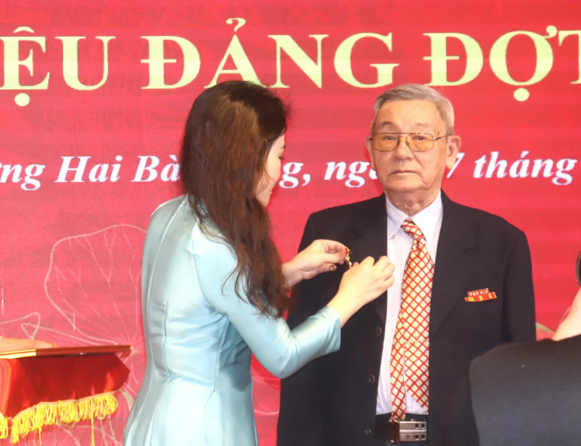 Phường Hai Bà Trưng: quan tâm chăm lo đời sống vật chất, tinh thần cho các đảng viên lão thành- Ảnh 1.