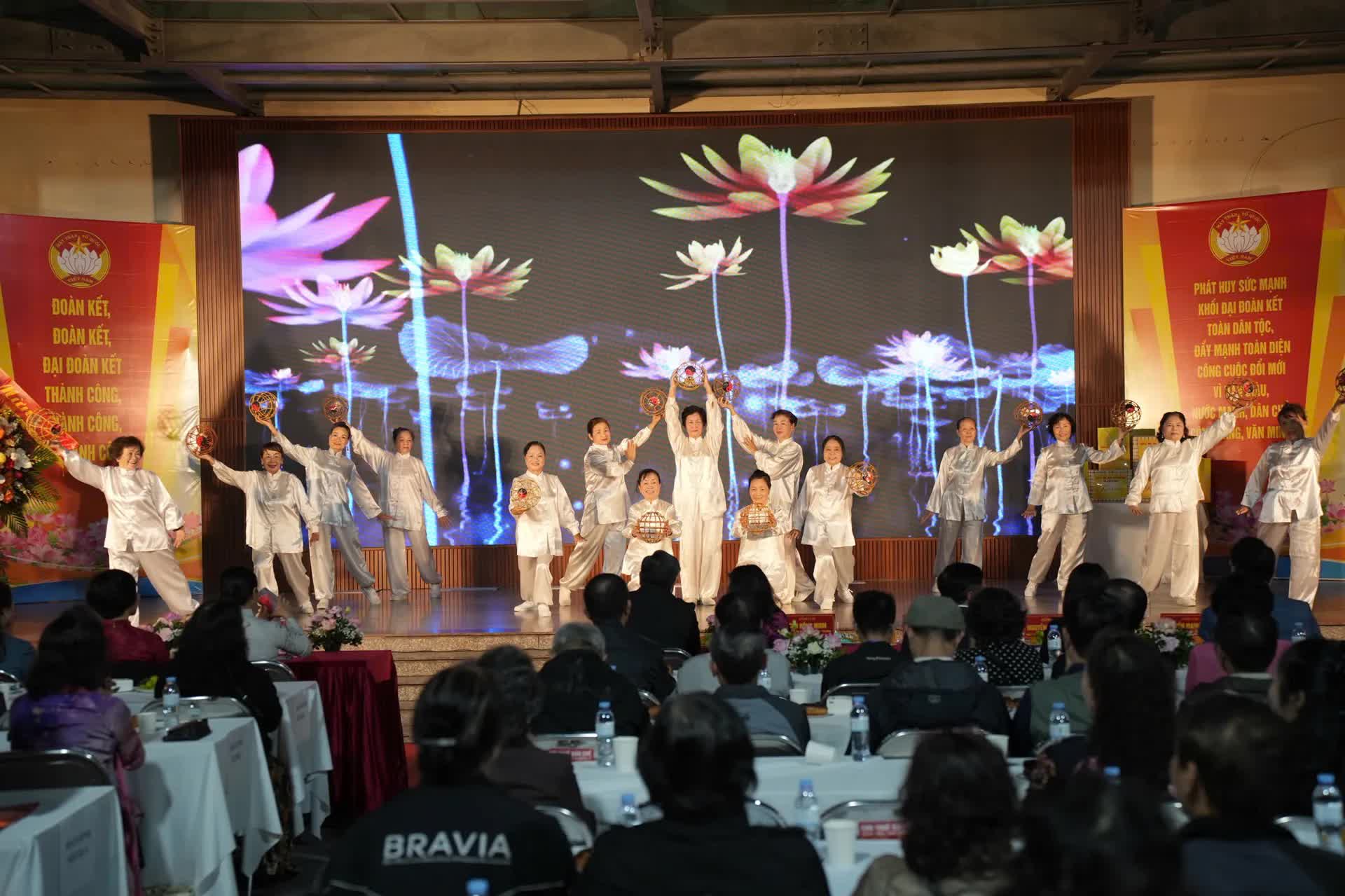 Chủ tịch UBND TP Hà Nội dự Ngày hội Đại đoàn kết phường Hai Bà Trưng: Xây dựng Thủ đô hạnh phúc bắt đầu từ mỗi con phố sạch đẹp- Ảnh 3.