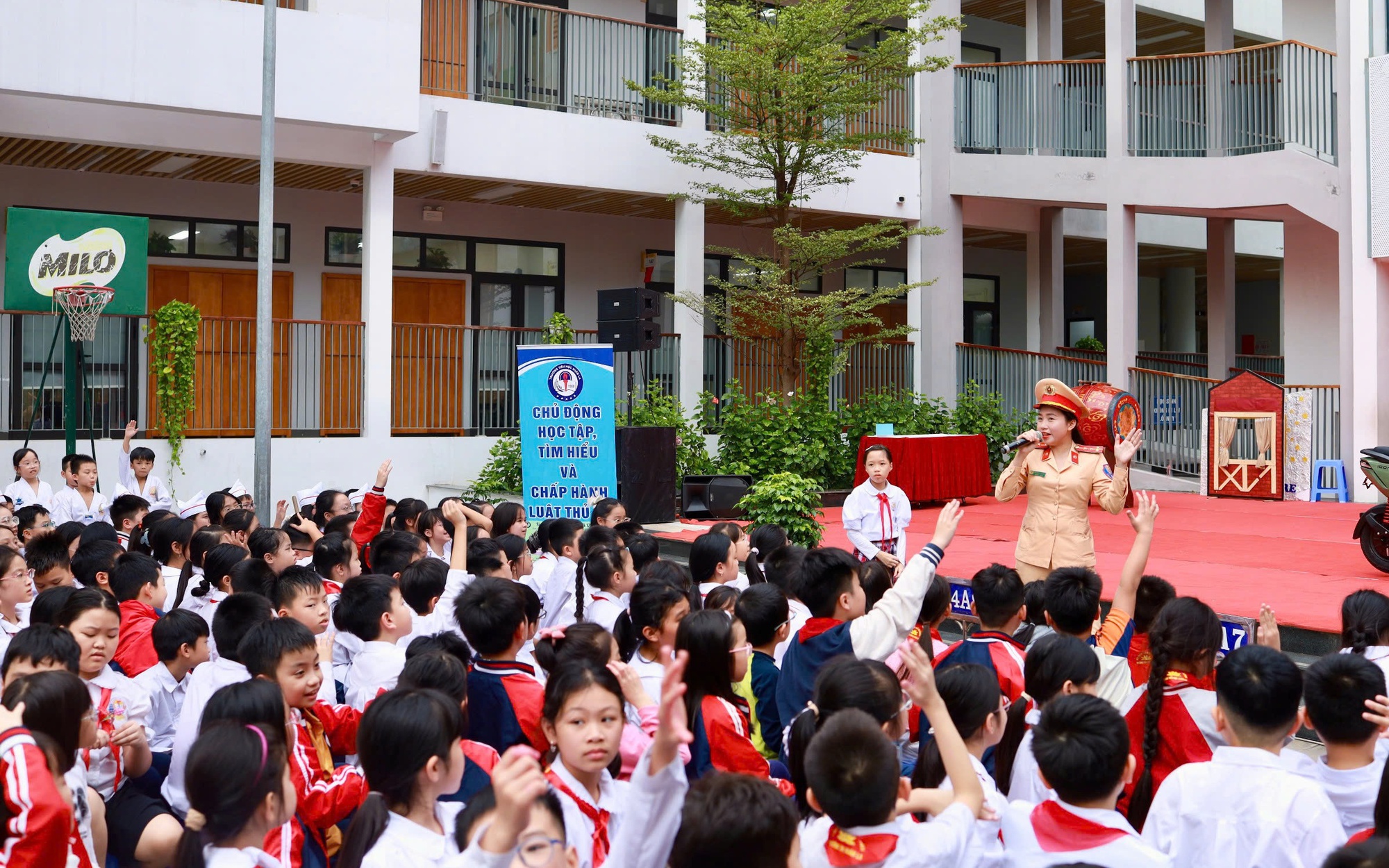 Lan tỏa tinh thần thượng tôn pháp luật trong môi trường học đường