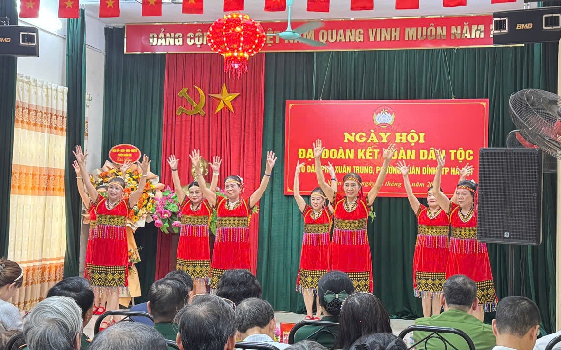 Phường Xuân Đỉnh: Tổ dân phố Xuân Trung sôi nổi tổ chức Ngày hội Đại đoàn kết toàn dân tộc năm 2025