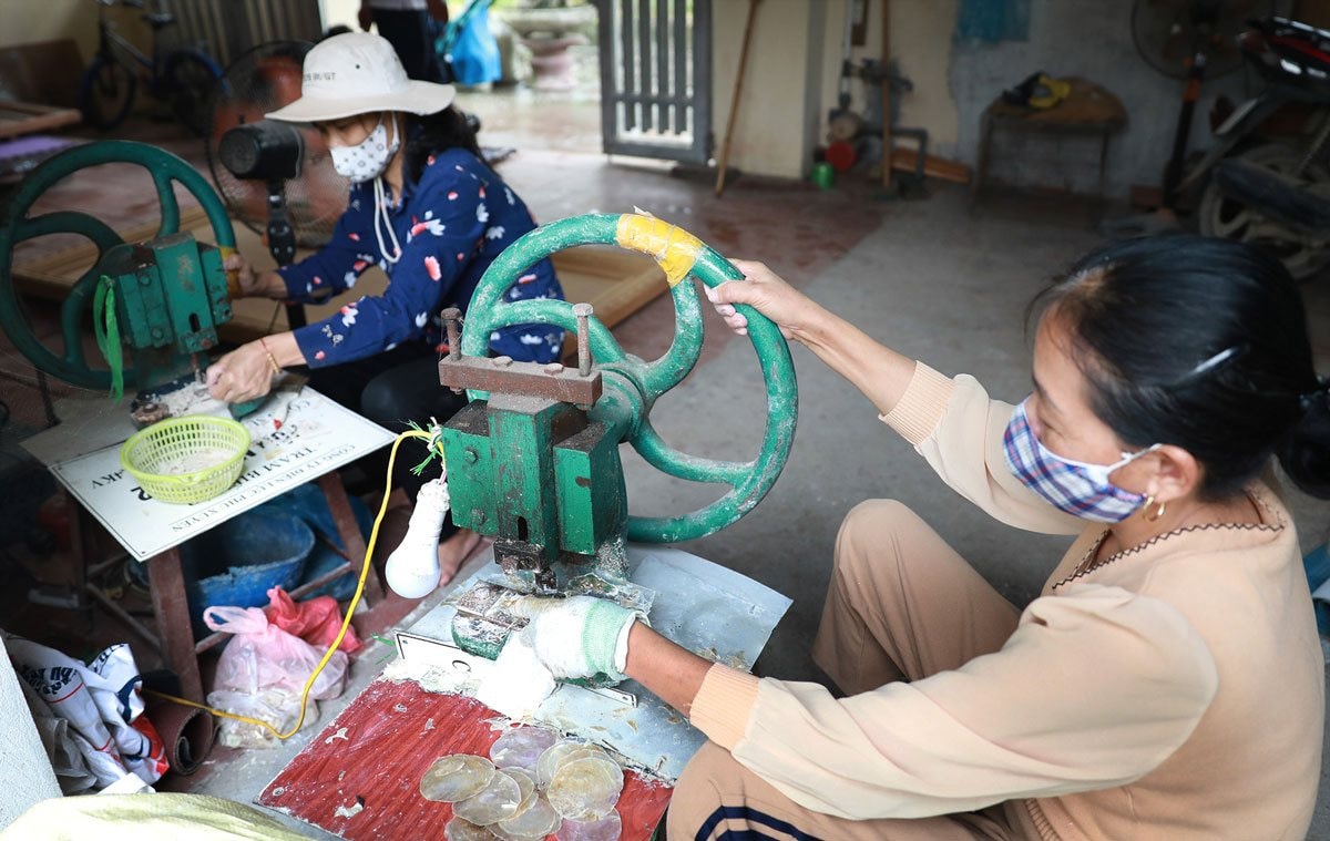 Tinh hoa làng nghề khảm trai Chuôn Ngọ- Ảnh 1.