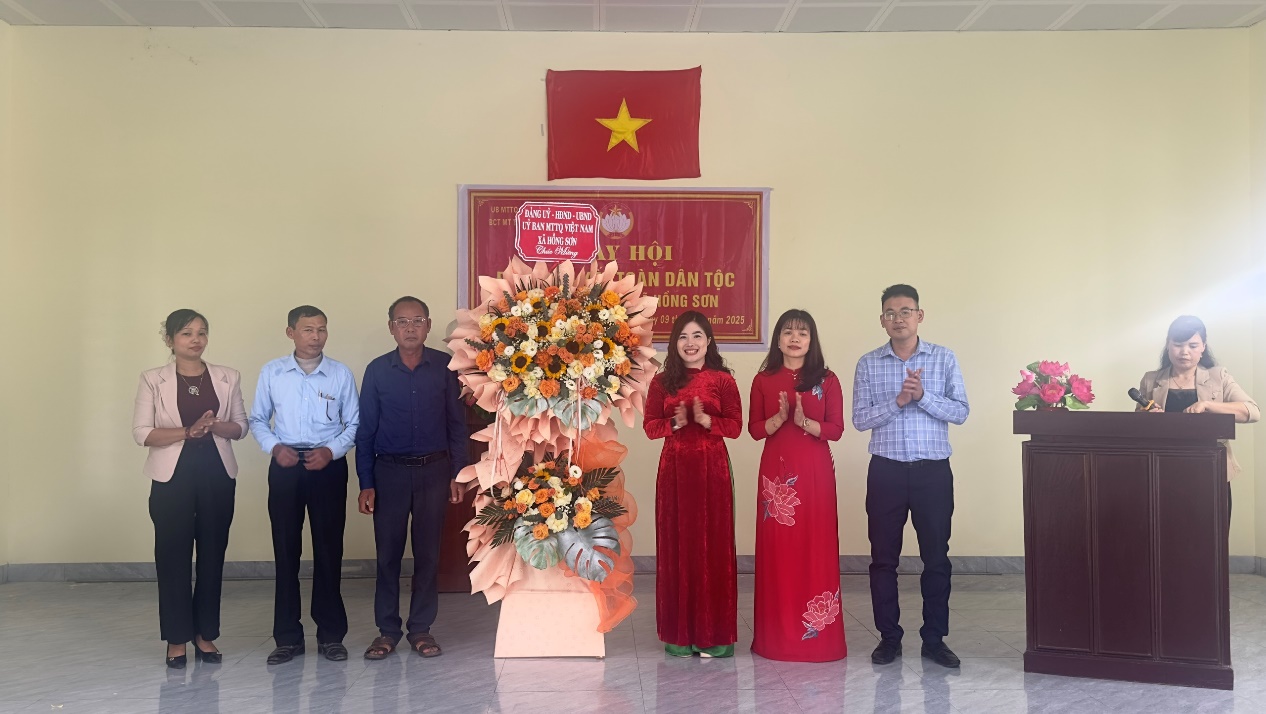 Các thôn Bình Lạng, Vĩnh An và Hạ Quất tổ chức Ngày hội Đại đoàn kết toàn dân tộc và Kỷ niệm 95 năm ngày truyền thống Mặt trận Tổ quốc Việt Nam (18/11/1930 - 18/11/2025)- Ảnh 1.