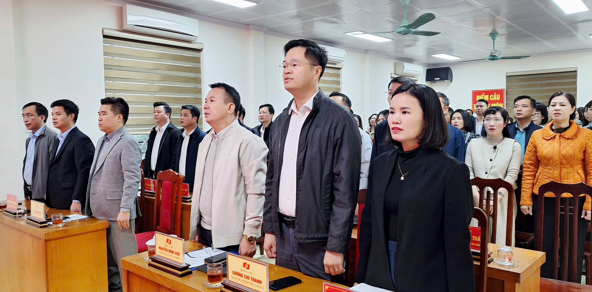 Xã Hát Môn tổ chức Lễ Chào cờ tháng 12 - Bứt phá hoàn thành các chỉ tiêu năm 2025; lan toả việc học tập và làm theo Bác từ những điều bình dị- Ảnh 2.