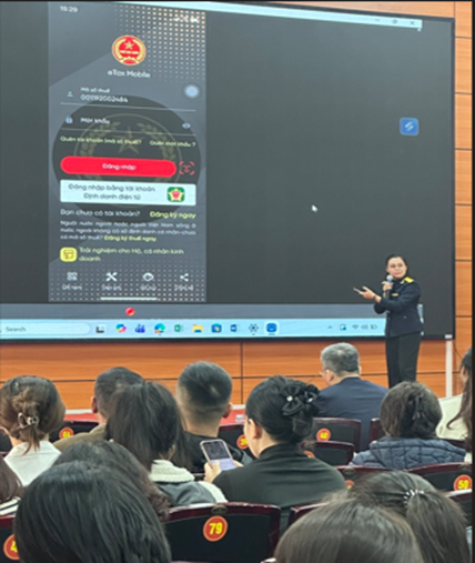 Đảng ủy, UBND phường Long Biên tổ chức tập huấn hỗ trợ người nộp thuế trên địa bàn phường Long Biên- Ảnh 3.