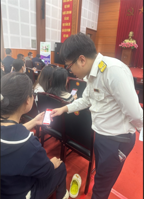 Đảng ủy, UBND phường Long Biên tổ chức tập huấn hỗ trợ người nộp thuế trên địa bàn phường Long Biên- Ảnh 4.