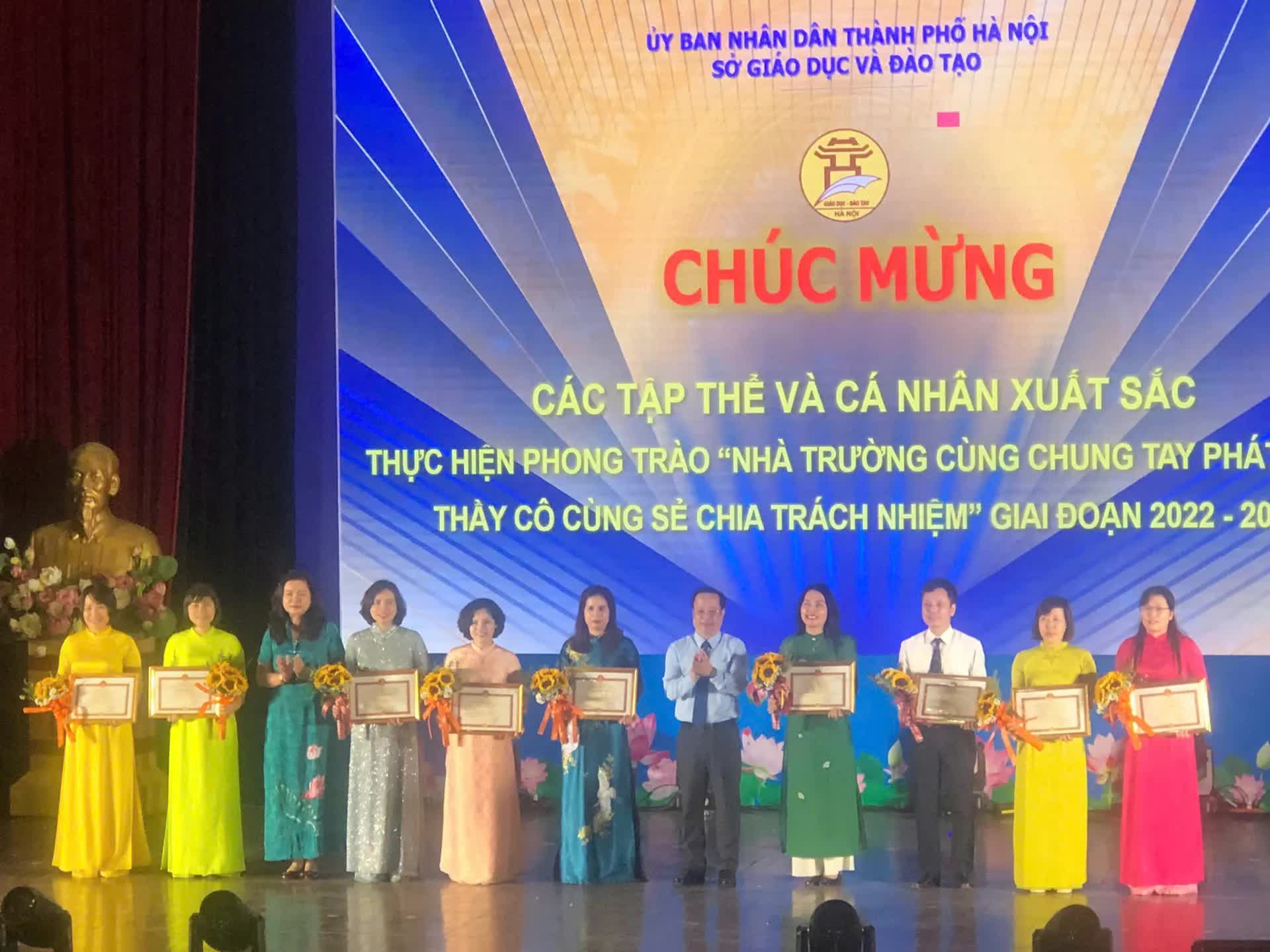 Nhà giáo tận tâm, lan tỏa yêu thương- Ảnh 1.