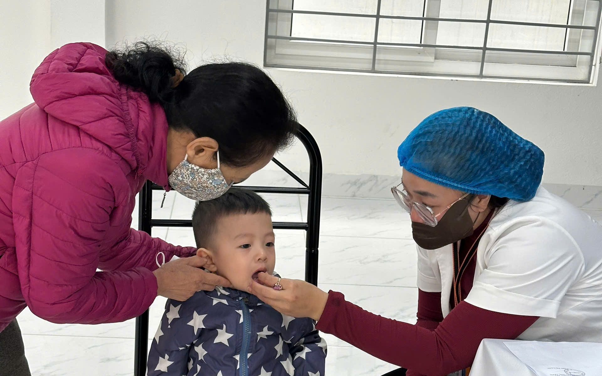 Đồng loạt các điểm uống Vitamin A mở cửa tại phường Xuân Đỉnh