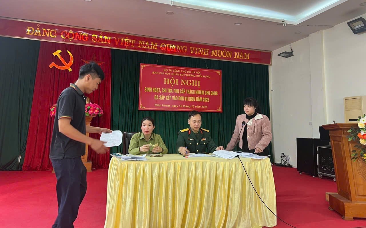 Ban Chỉ huy Quân sự phường Kiến Hưng tổ chức Hội nghị sinh hoạt và chi trả phụ cấp cho quân nhân dự bị năm 2025