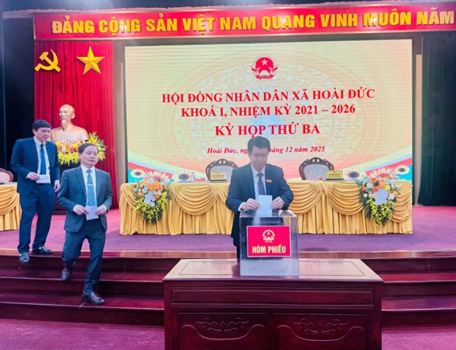 Kỳ họp thứ 3 HĐND xã Hoài Đức khoá I, nhiệm kỳ 2021 - 2026 quyết nghị nhiều nội dung trọng tâm cho năm 2026- Ảnh 8.