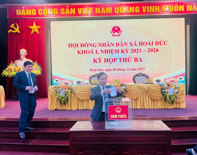 Kỳ họp thứ 3 HĐND xã Hoài Đức khoá I, nhiệm kỳ 2021 - 2026 quyết nghị nhiều nội dung trọng tâm cho năm 2026- Ảnh 9.