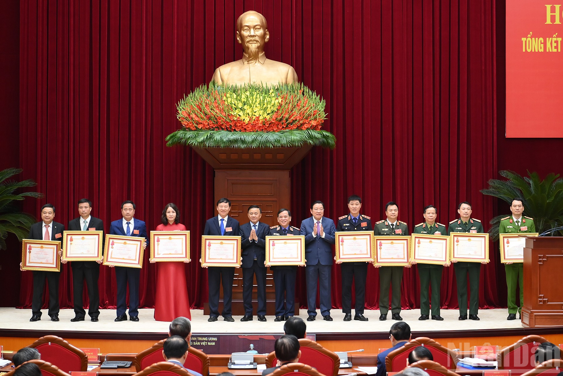 [Ảnh] Tổng Bí thư Tô Lâm chủ trì Hội nghị toàn quốc tổng kết công tác phòng, chống tham nhũng, lãng phí, tiêu cực nhiệm kỳ Đại hội XIII của Đảng- Ảnh 16.