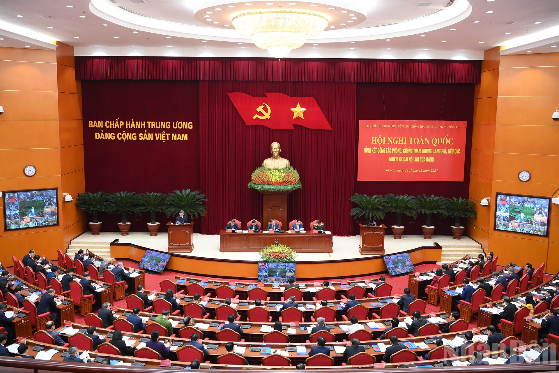 [Ảnh] Tổng Bí thư Tô Lâm chủ trì Hội nghị toàn quốc tổng kết công tác phòng, chống tham nhũng, lãng phí, tiêu cực nhiệm kỳ Đại hội XIII của Đảng- Ảnh 12.