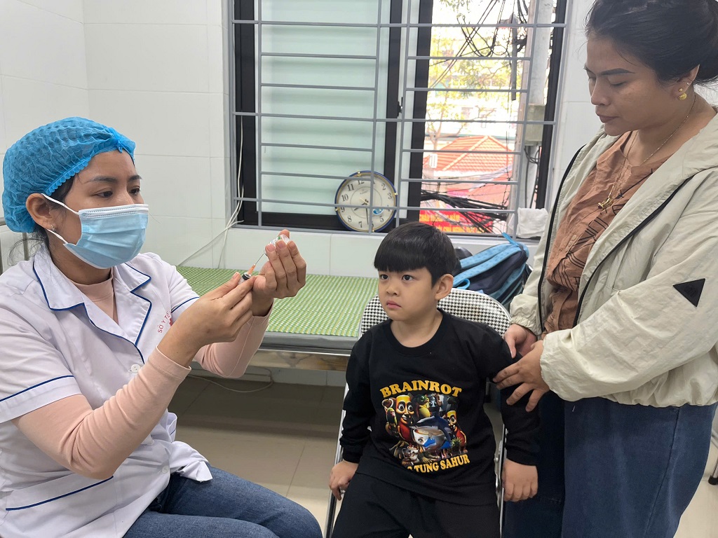 TRẠM Y TẾ PHƯỜNG PHƯƠNG LIỆT TRIỂN KHAI TIÊM CHỦNG - Ảnh 3.