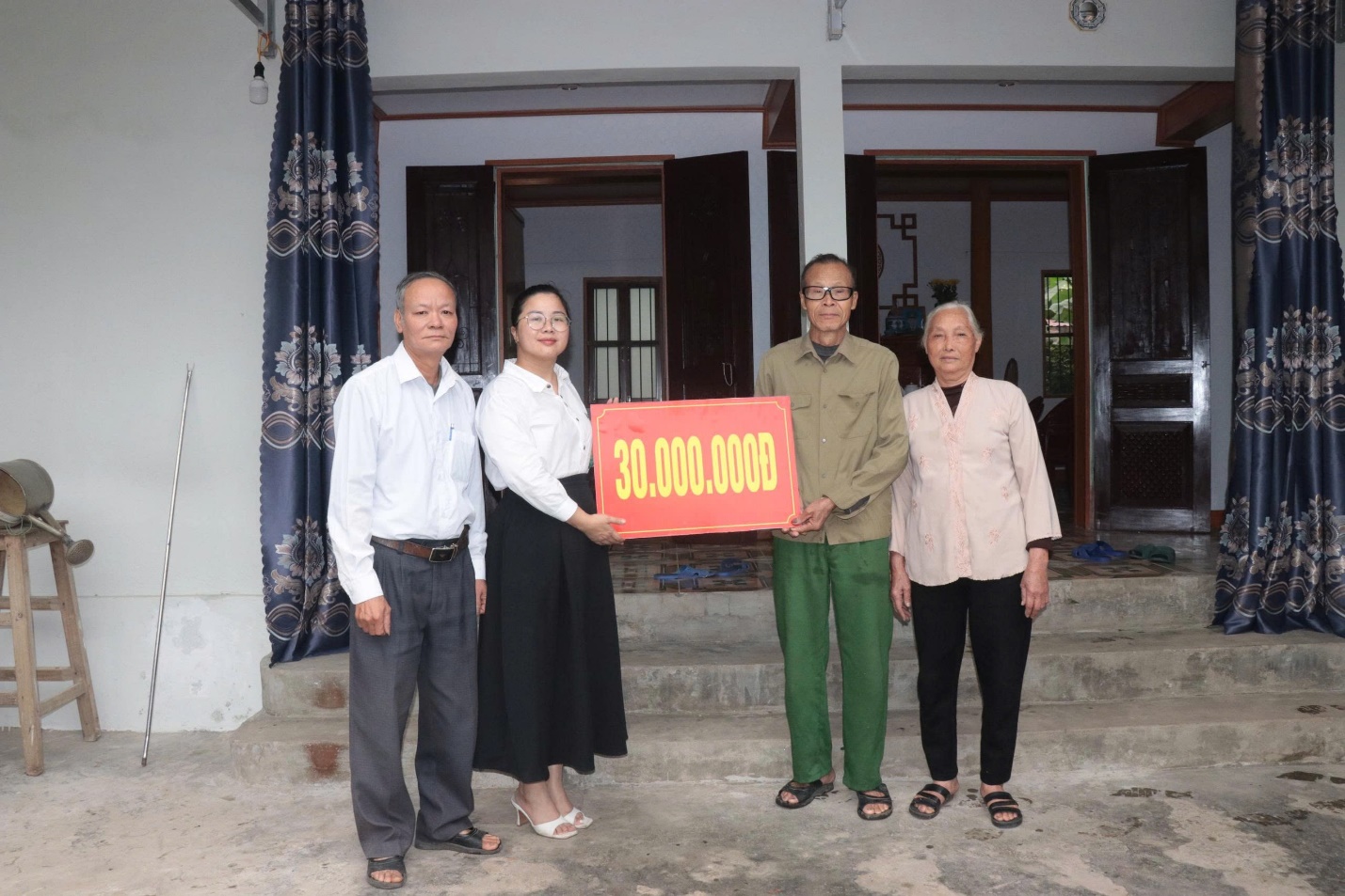 XÃ MỸ ĐỨC TRIỂN KHAI HỖ TRỢ 390 TRIỆU ĐỒNG XÂY, SỬA NHÀ CHO NGƯỜI CÓ CÔNG ĐỢT II - NĂM 2025- Ảnh 5.