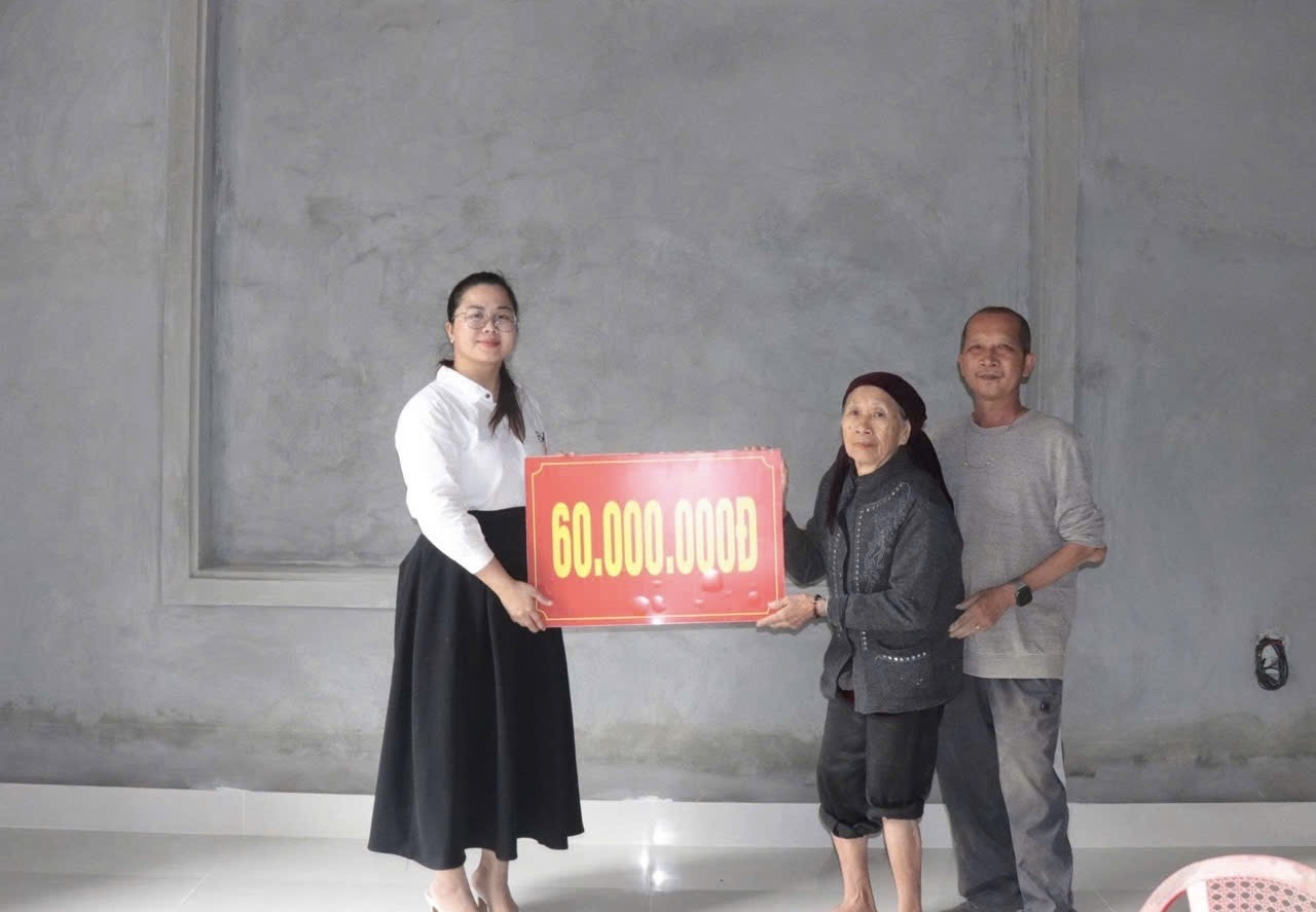 XÃ MỸ ĐỨC TRIỂN KHAI HỖ TRỢ 390 TRIỆU ĐỒNG XÂY, SỬA NHÀ CHO NGƯỜI CÓ CÔNG ĐỢT II - NĂM 2025- Ảnh 6.