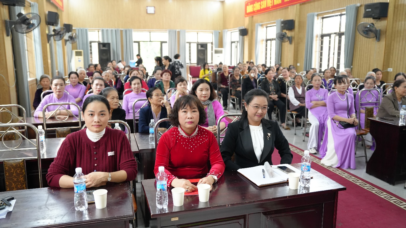 A group of people sitting at desks  AI-generated content may be incorrect.