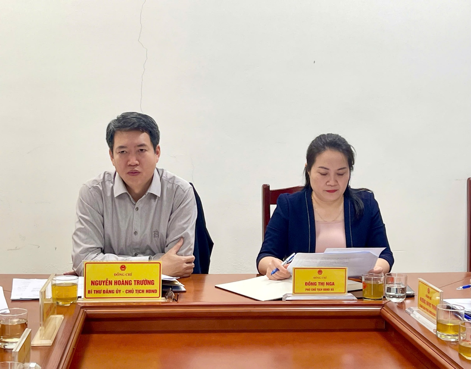 Đồng chí Nguyễn Hoàng Trường - TUV, Bí thư Đảng ủy, Chủ tịch HĐND xã tiếp công dân định kỳ tháng 12- Ảnh 3.