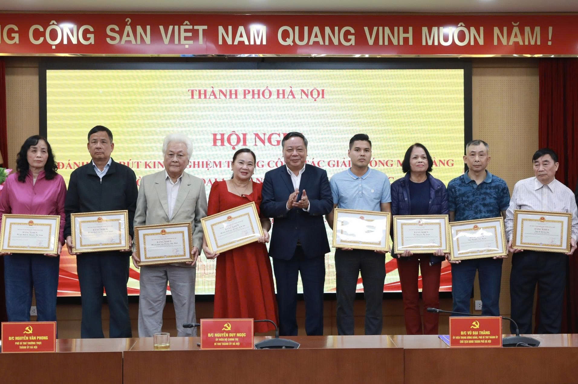 Bí thư Thành ủy Nguyễn Duy Ngọc: Gửi lời cảm ơn và biểu dương các hộ gia đình, tổ chức đồng thuận hoàn thành giải phóng mặt bằng dự án Vành đai 1- Ảnh 8.