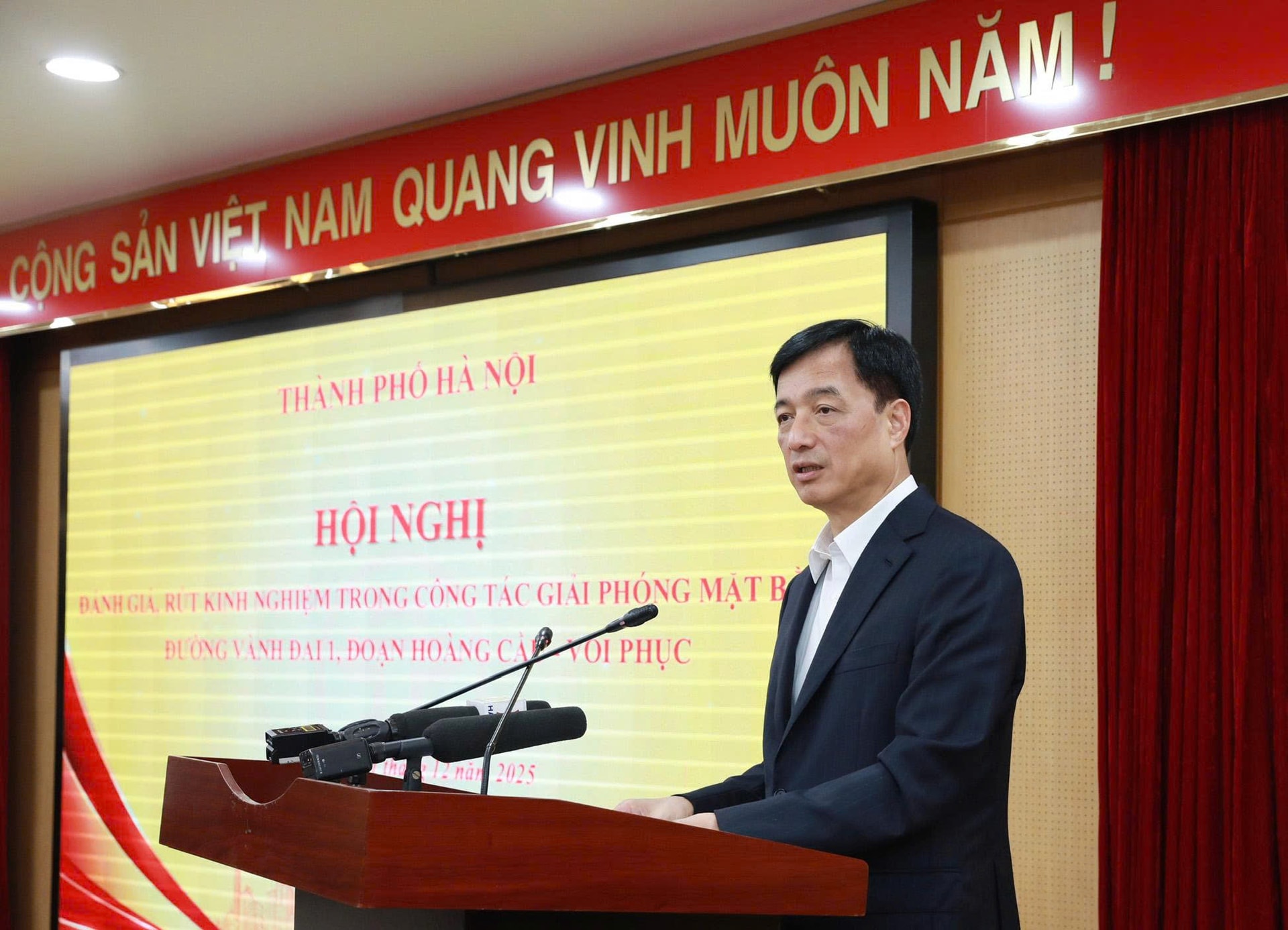 Bí thư Thành ủy Nguyễn Duy Ngọc: Gửi lời cảm ơn và biểu dương các hộ gia đình, tổ chức đồng thuận hoàn thành giải phóng mặt bằng dự án Vành đai 1- Ảnh 6.