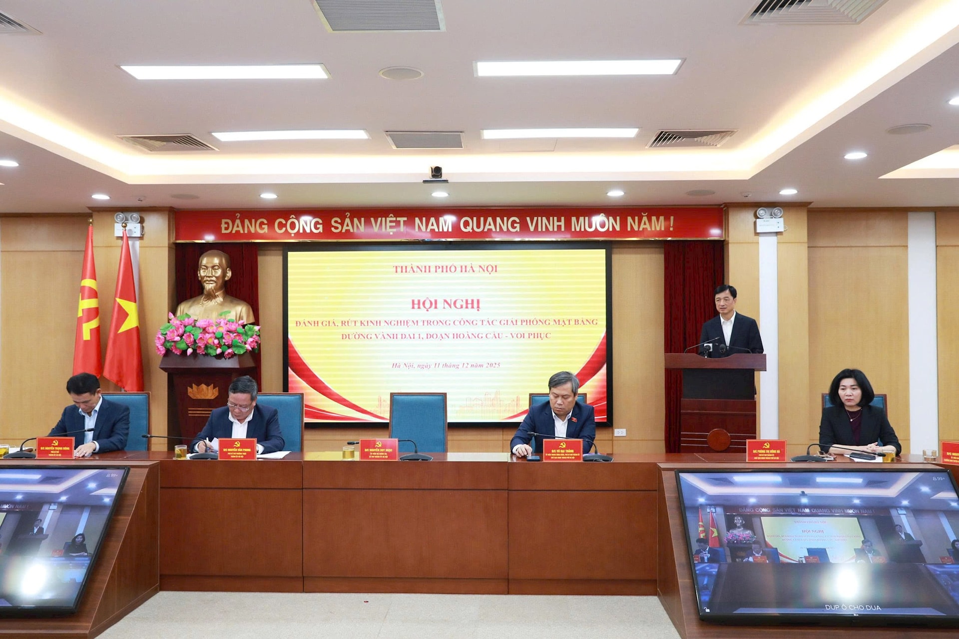 Bí thư Thành ủy Nguyễn Duy Ngọc: Gửi lời cảm ơn và biểu dương các hộ gia đình, tổ chức đồng thuận hoàn thành giải phóng mặt bằng dự án Vành đai 1- Ảnh 11.