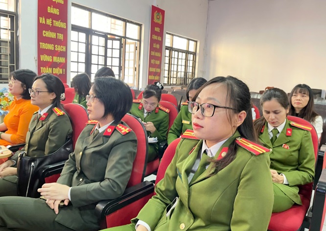 Hội Liên hiệp Phụ nữ xã Hoài Đức tổ chức hội nghị tọa đàm về Bình đẳng giới- Ảnh 5.