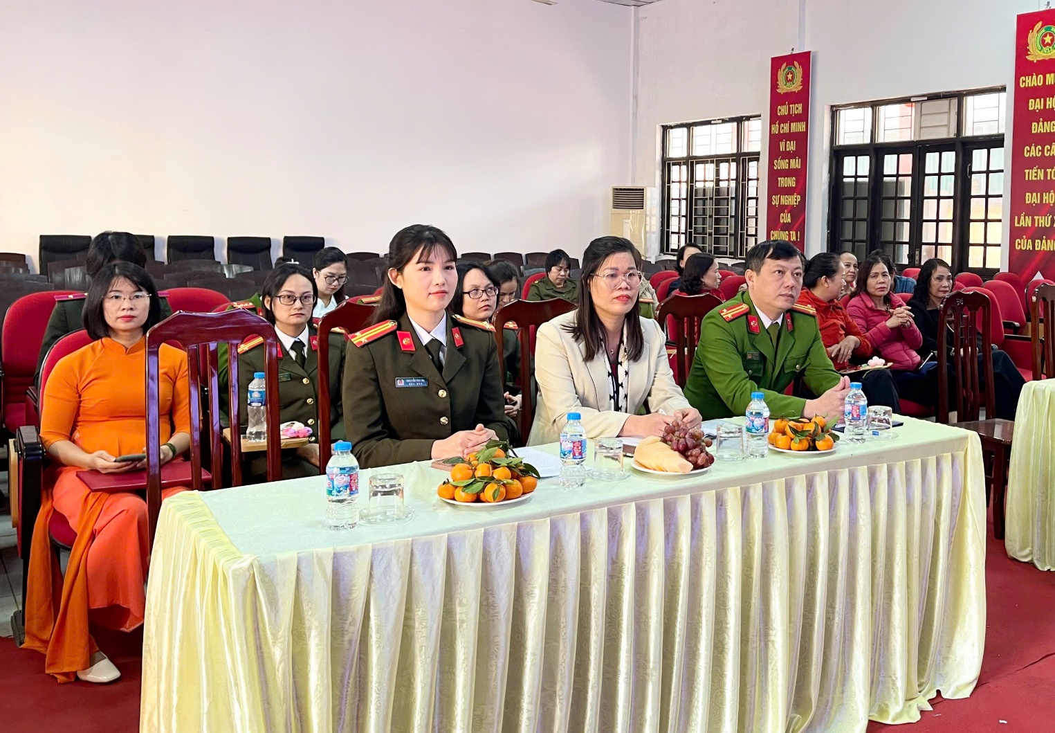 Hội Liên hiệp Phụ nữ xã Hoài Đức tổ chức hội nghị tọa đàm về Bình đẳng giới- Ảnh 1.