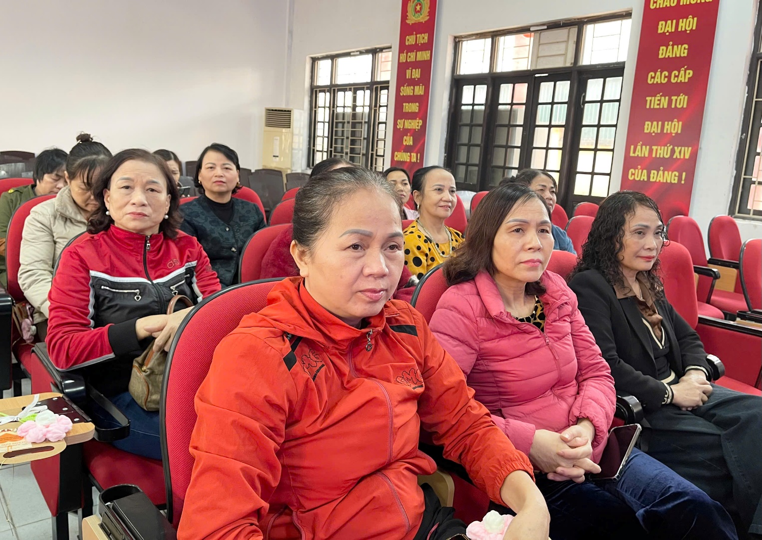 Hội Liên hiệp Phụ nữ xã Hoài Đức tổ chức hội nghị tọa đàm về Bình đẳng giới- Ảnh 4.