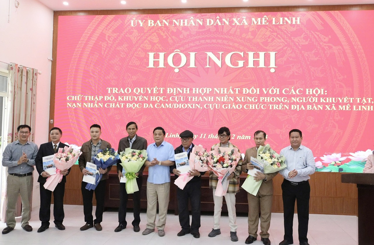 Xã Mê Linh tổ chức Hội nghị công bố các quyết định hợp nhất các tổ chức Hội- Ảnh 2.