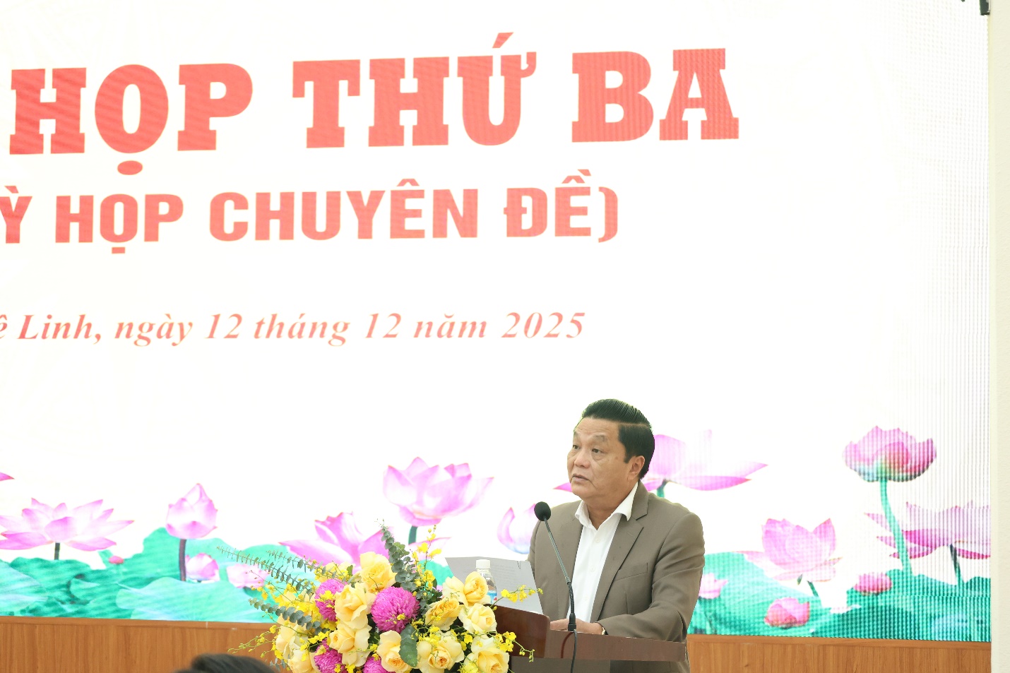 Kỳ họp thứ Ba HĐND xã Mê Linh bầu chức danh Phó Chủ tịch UBND xã- Ảnh 3.