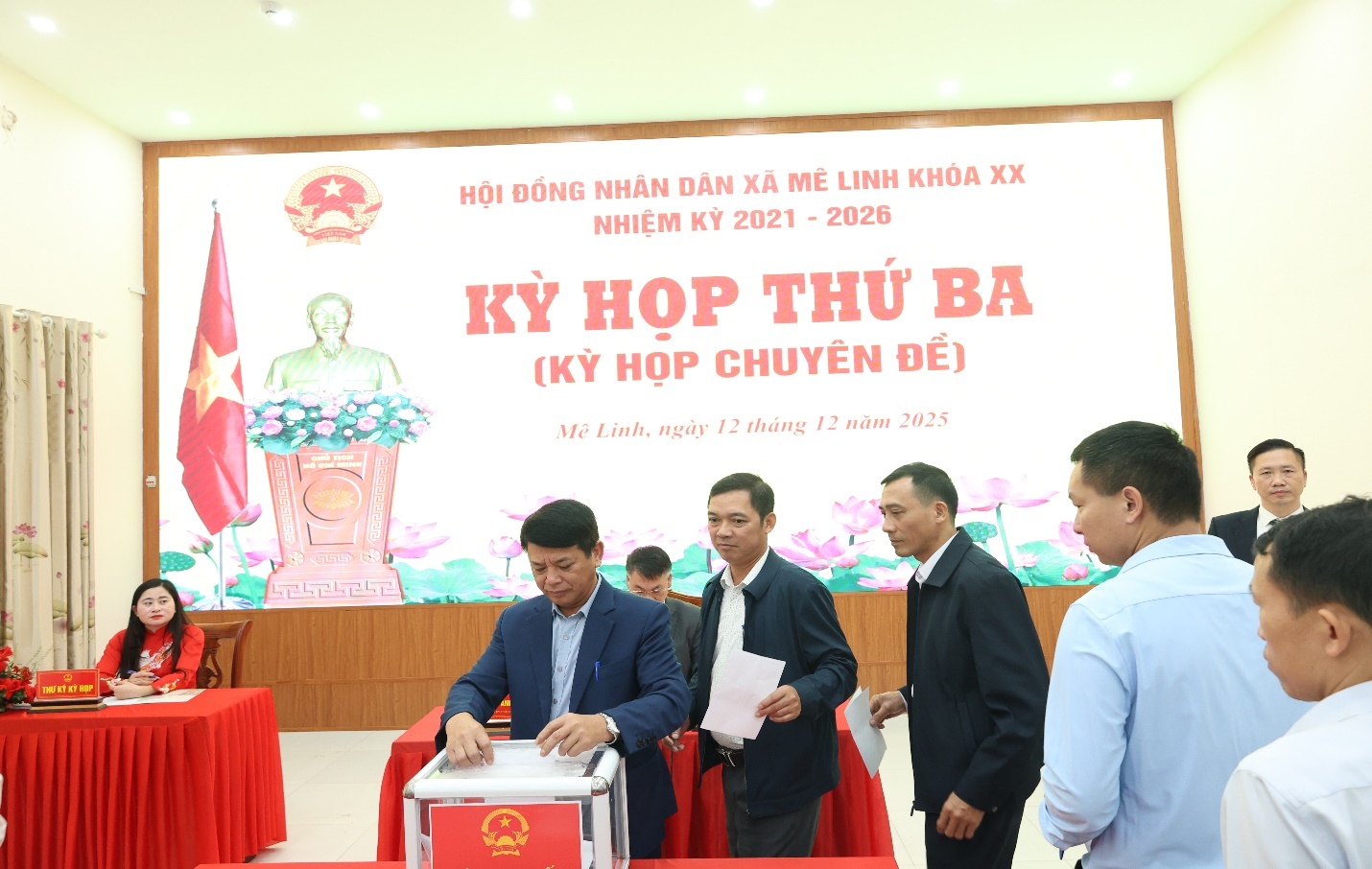 Kỳ họp thứ Ba HĐND xã Mê Linh bầu chức danh Phó Chủ tịch UBND xã- Ảnh 5.