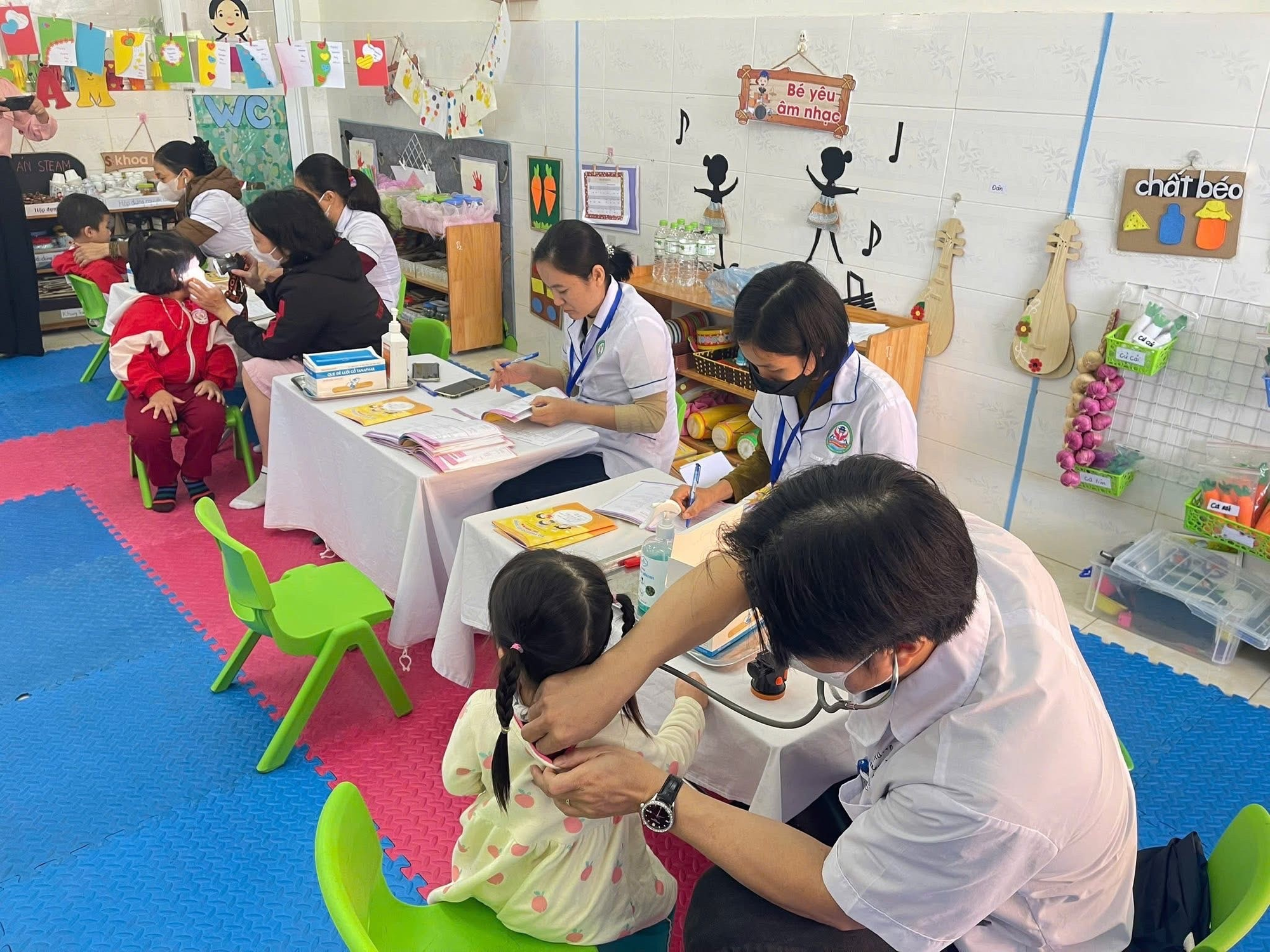 Xã Hồng Sơn đẩy mạnh chăm sóc sức khỏe học đường năm học 2025 - 2026- Ảnh 3.