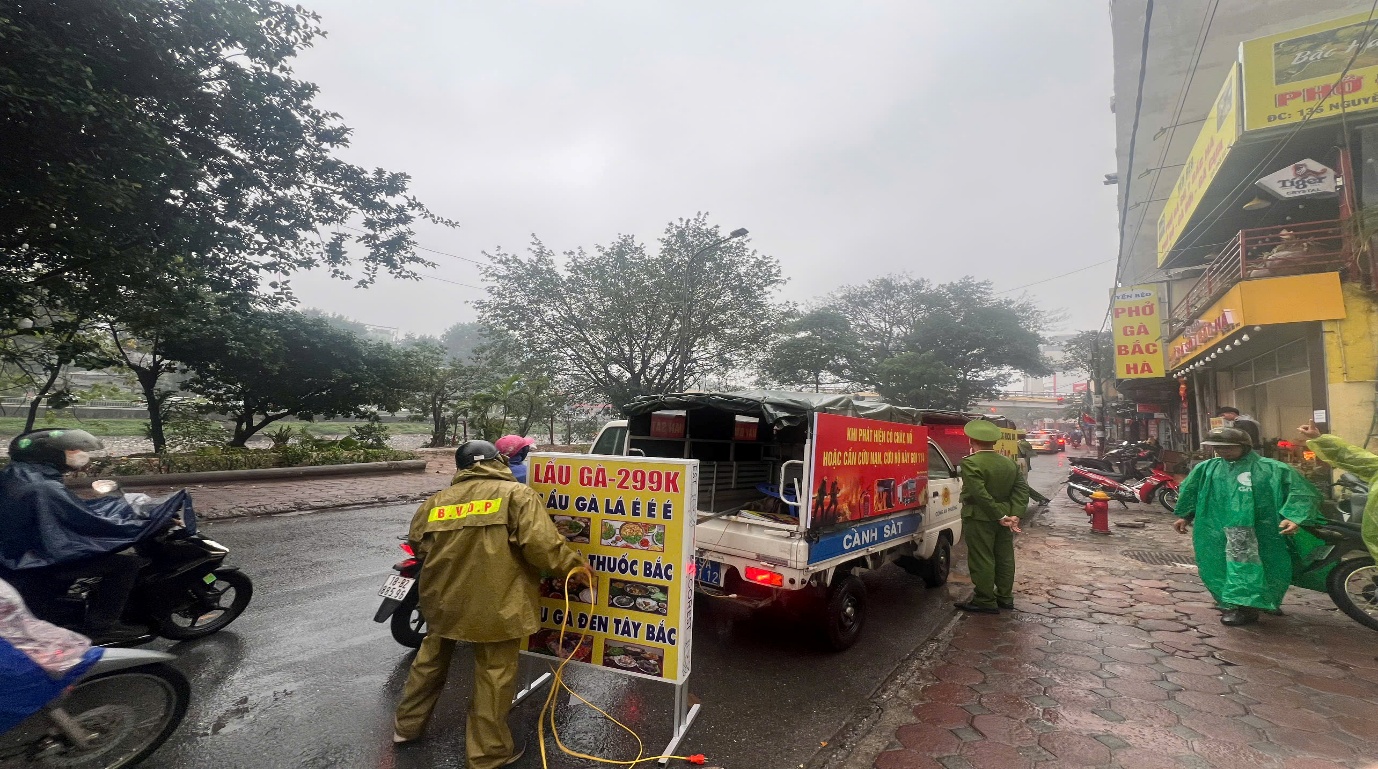 Quyết tâm giải quyết các điểm nghẽn về trật tự đô thị trên địa bàn phường - Ảnh 5.