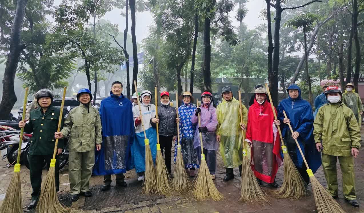 Phường Yên Sở đồng loạt ra quân giải “điểm nghẽn” trật tự đô thị, giao thông và môi trường- Ảnh 6.