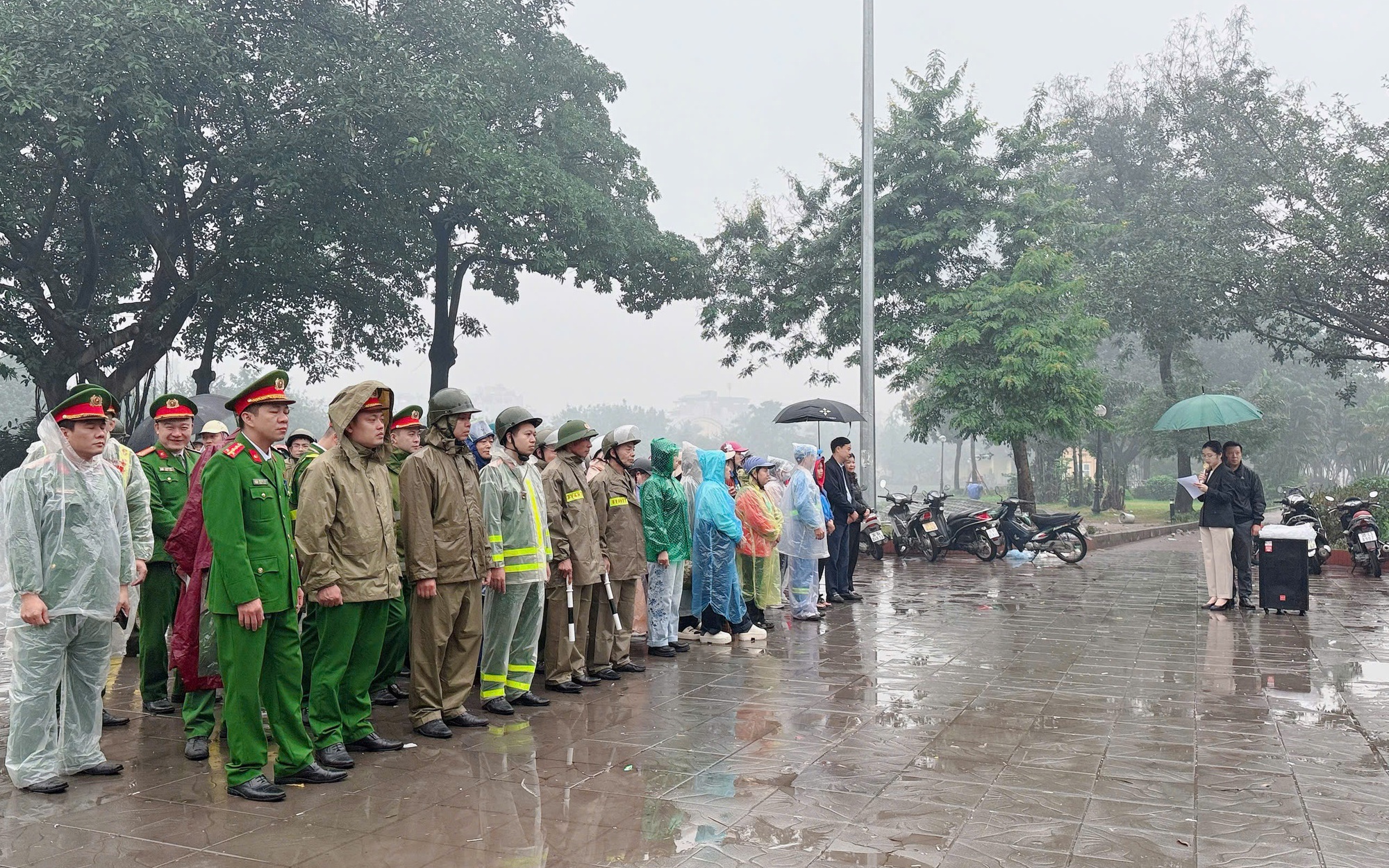 TIN PHÓNG SỰ: 
Phường Tương Mai tổ chức ra quân cao điểm đảm bảo trật tự đô thị, trật tự ATGT, vệ sinh môi trường trên địa bàn Phường sáng ngày 13/12/2025.