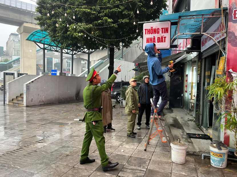 Kiên trì giải quyết các 'điểm nghẽn' về trật tự đô thị và xây dựng- Ảnh 2.