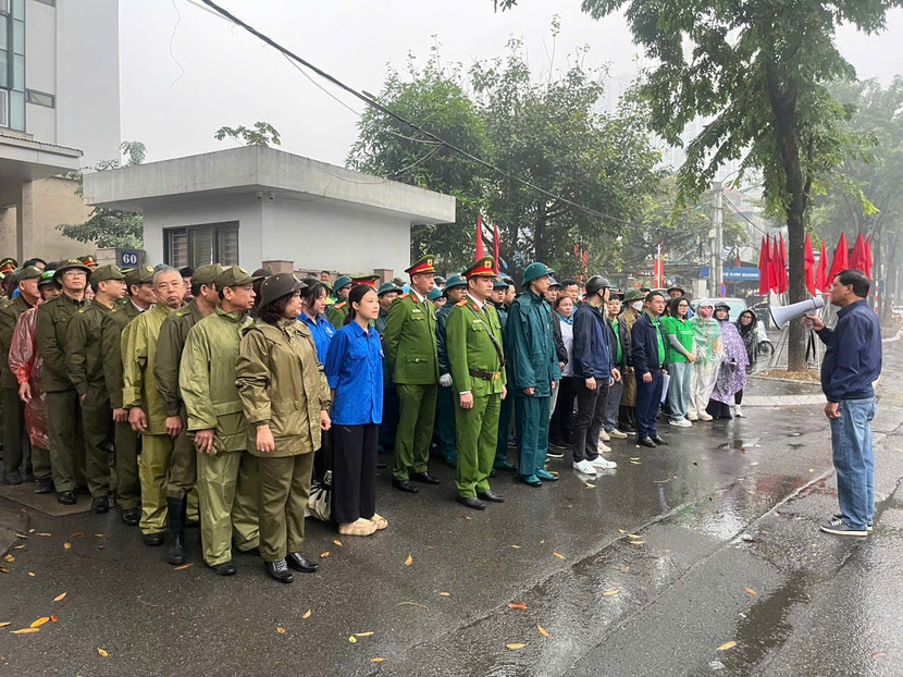 Kiên trì giải quyết các 'điểm nghẽn' về trật tự đô thị và xây dựng- Ảnh 1.