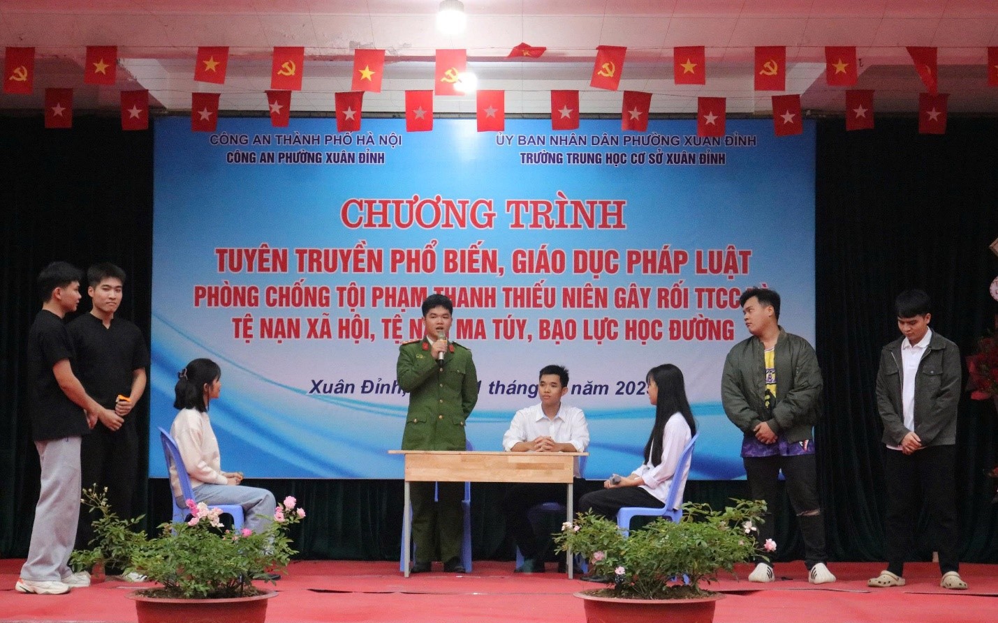 Công an phường Xuân Đỉnh đẩy mạnh các hoạt động phối hợp Phòng chống tội phạm thanh thiếu niên gây rối TTCC và các tệ nạn xã hội, bạo lực học đường