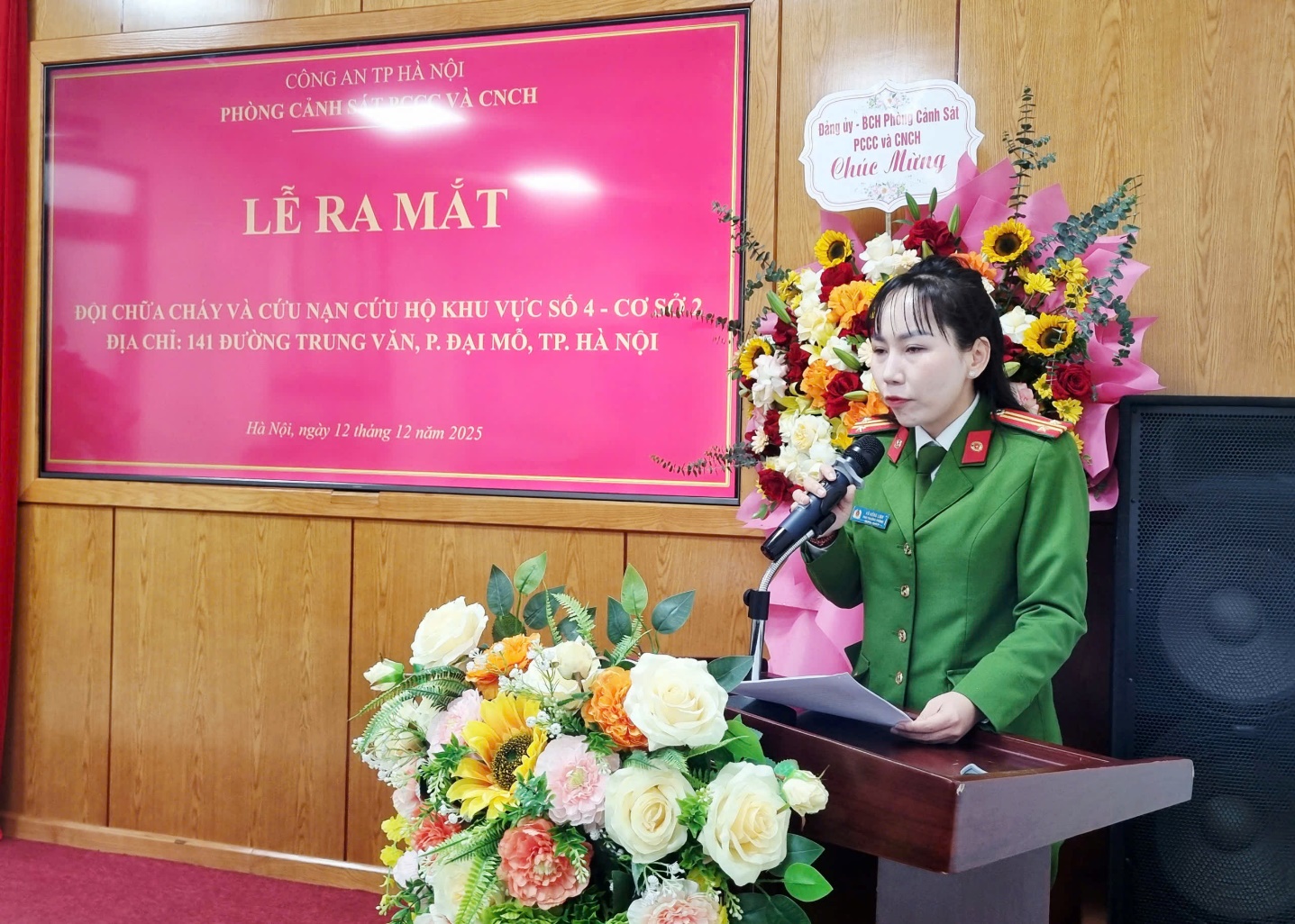 Ra mắt cơ sở 2 Đội Chữa cháy và Cứu nạn cứu hộ khu vực số 4 tại số 141 đường Trung Văn, phường Đại Mỗ- Ảnh 2.