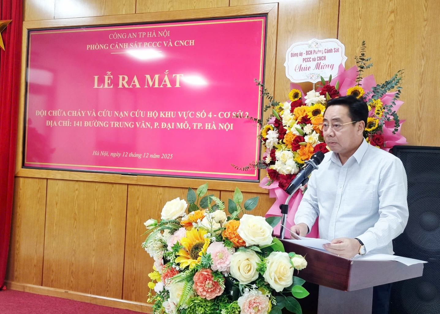 Ra mắt cơ sở 2 Đội Chữa cháy và Cứu nạn cứu hộ khu vực số 4 tại số 141 đường Trung Văn, phường Đại Mỗ- Ảnh 3.