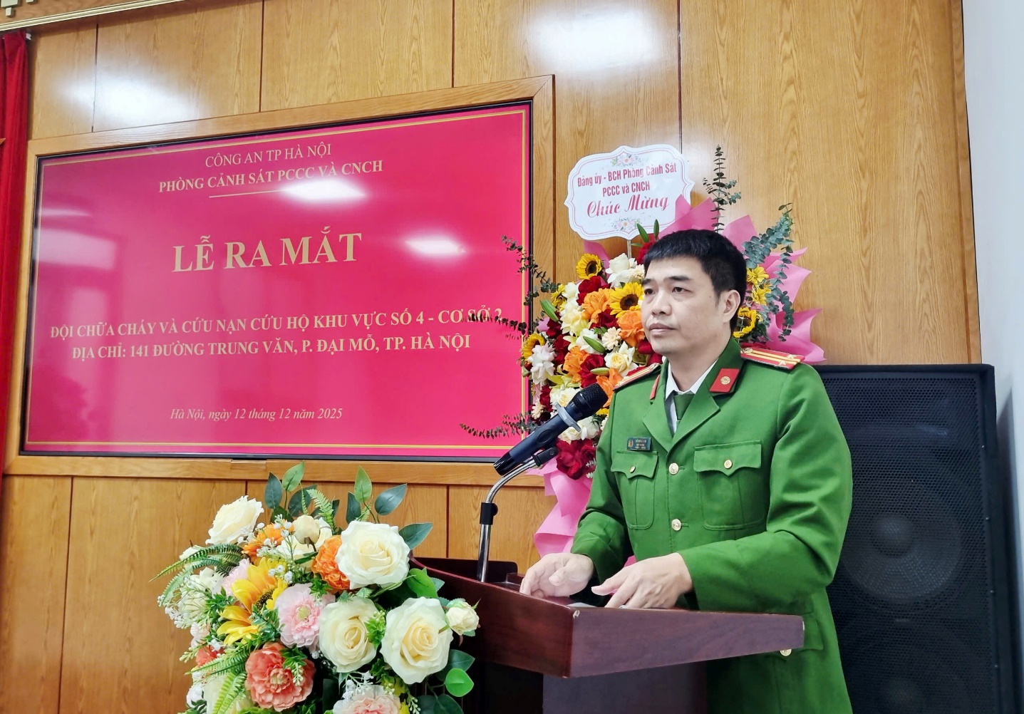 Ra mắt cơ sở 2 Đội Chữa cháy và Cứu nạn cứu hộ khu vực số 4 tại số 141 đường Trung Văn, phường Đại Mỗ- Ảnh 4.