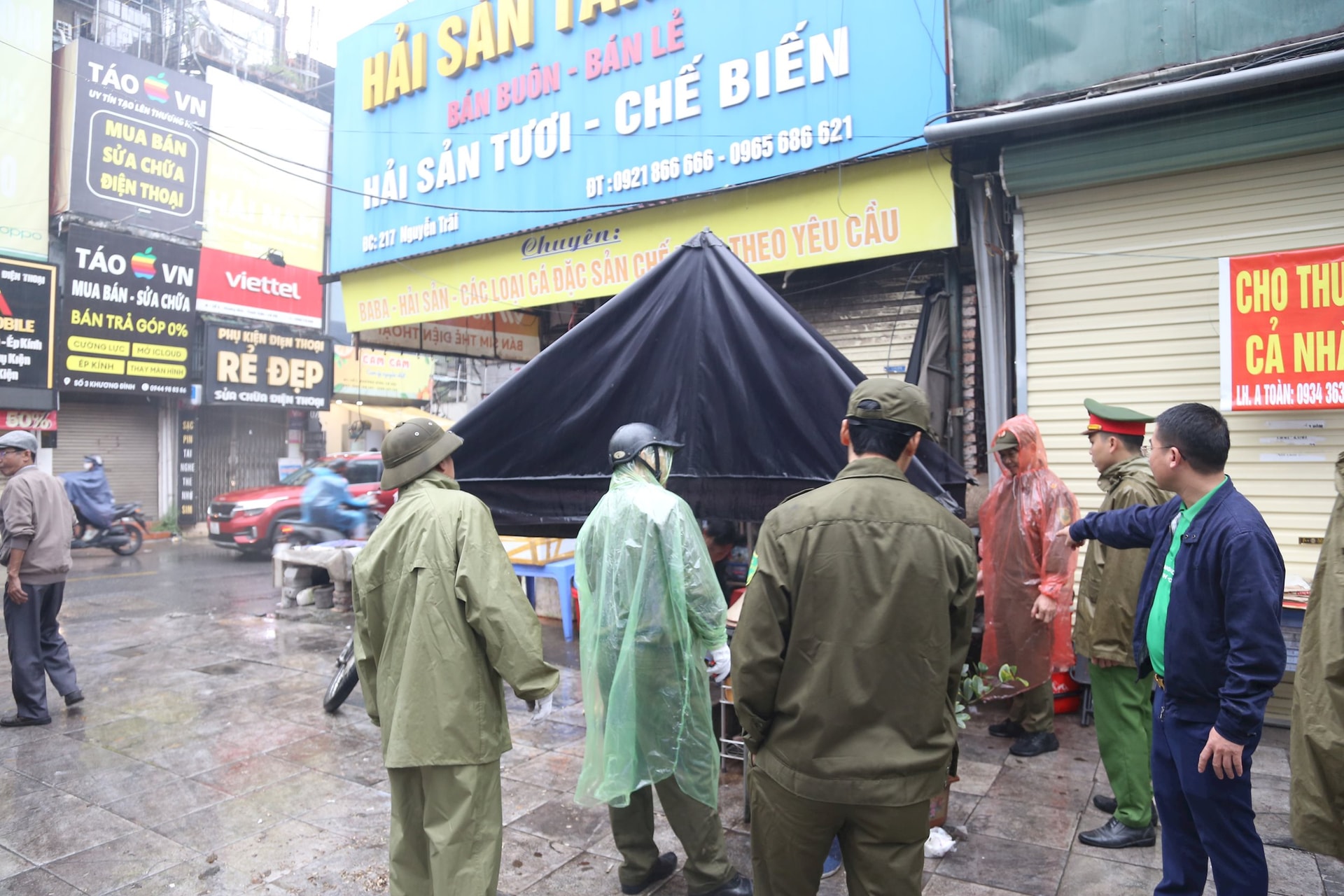 Hà Nội ra quân lập lại trật tự đô thị, chấm dứt lấn chiếm vỉa hè- Ảnh 8.