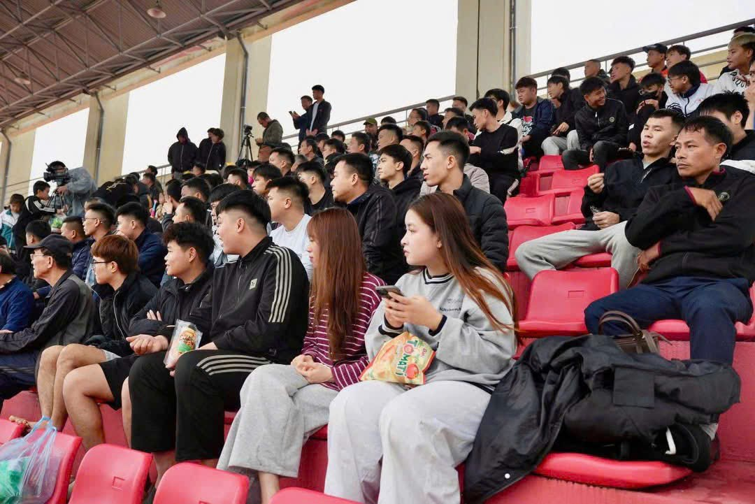 Đội Bóng đá Đồng Tháp vô địch Giải Bóng đá xã Đan Phượng mở rộng lần thứ I, năm 2025.- Ảnh 4.