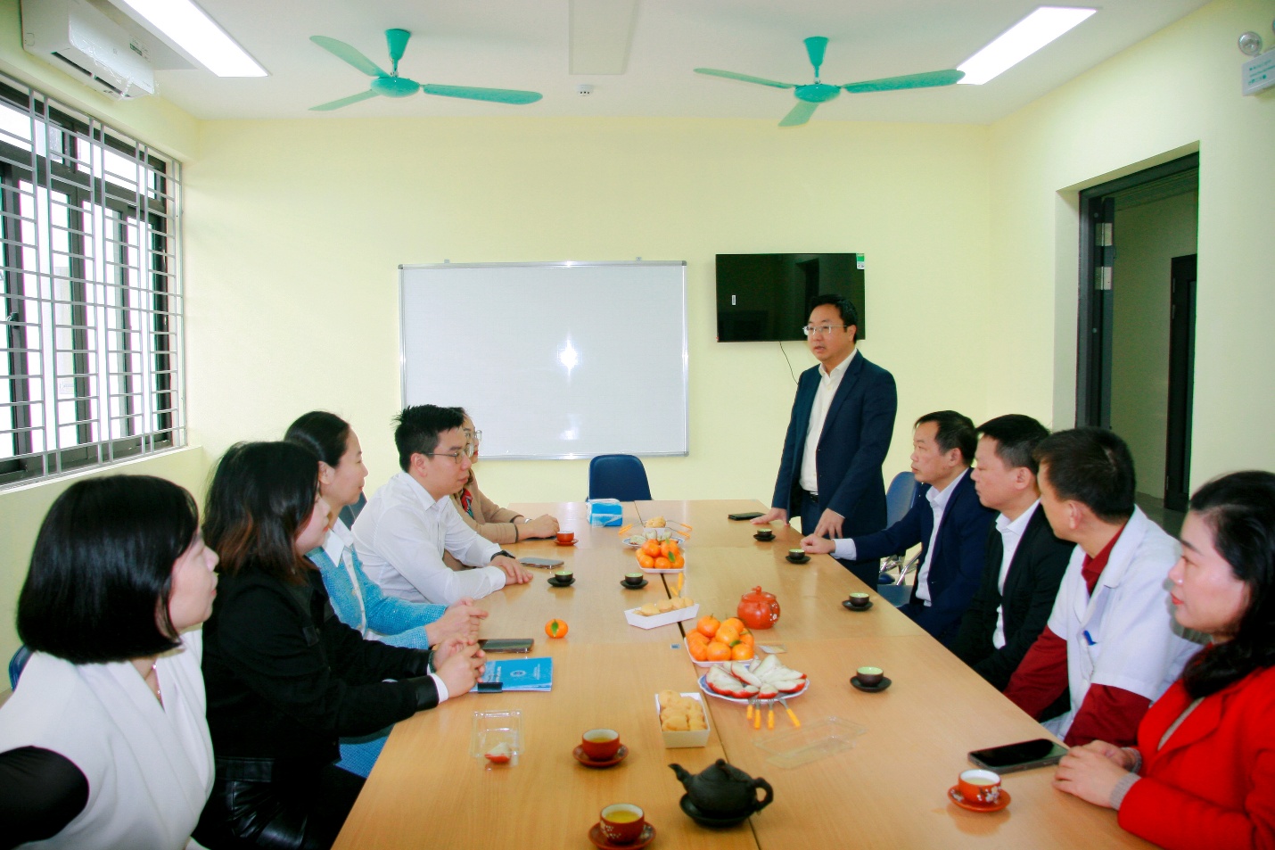 Trạm Y tế xã Gia Lâm khai trương phòng tiêm chủng vắc xin và  khám, chữa bệnh bằng y học cổ truyền- Ảnh 3.